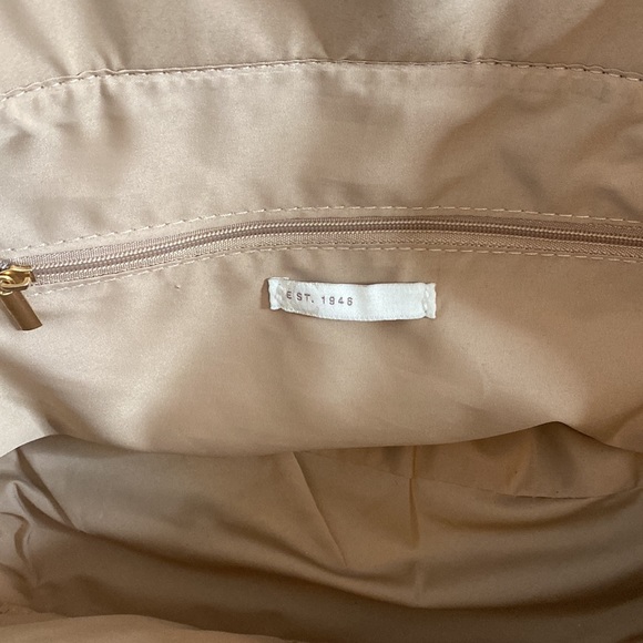 Neutral brown and tan hobo bag! - Picture 7 of 8